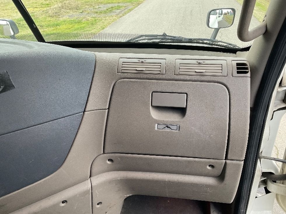 Sleeper Tractor-Heavy Duty Tractors-Freightliner-2019-Cascadia 12564ST-Lacey-WA-429,430\n\t\tmiles-$ 62,500 - Image 4