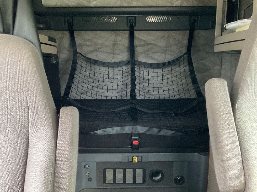 Sleeper Tractor-Heavy Duty Tractors-Freightliner-2019-Cascadia 12564ST-Lacey-WA-429,430\n\t\tmiles-$ 62,500 - Image 6