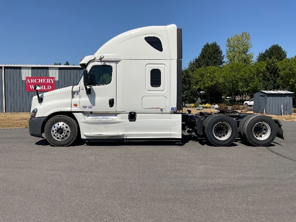 Sleeper Tractor-Heavy Duty Tractors-Freightliner-2019-Cascadia 12564ST-Lacey-WA-466,940\n\t\tmiles-$ 61,250 - Image 4