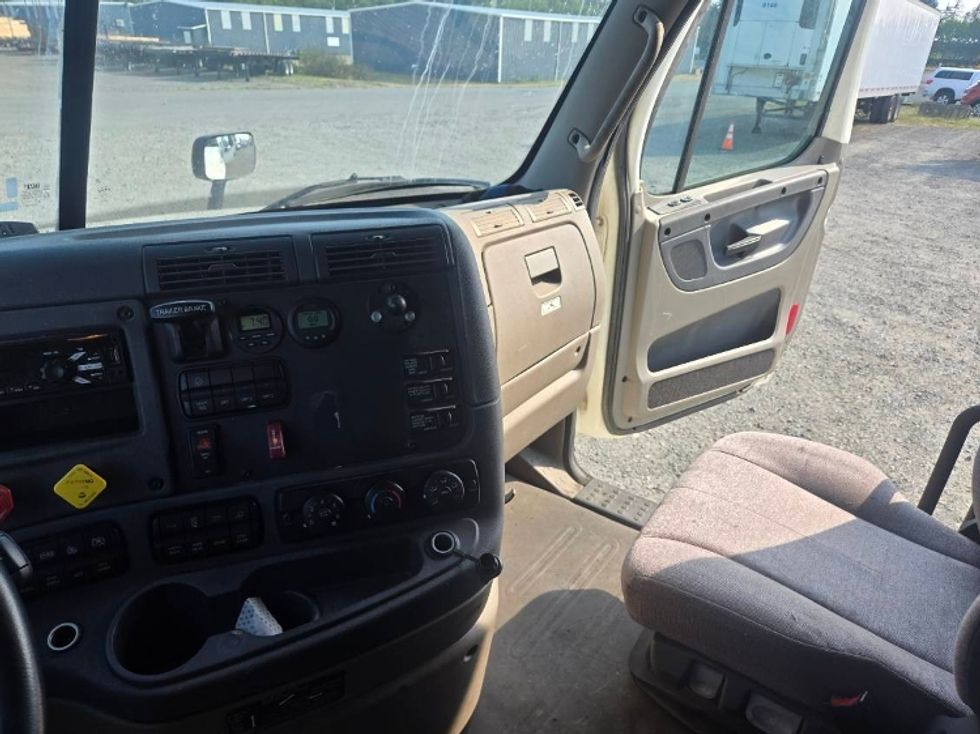 Sleeper Tractor-Heavy Duty Tractors-Freightliner-2019-Cascadia 12564ST-Lacey-WA-479,497\n\t\tmiles-$ 60,500 - Image 11