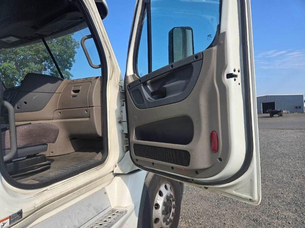 Sleeper Tractor-Heavy Duty Tractors-Freightliner-2019-Cascadia 12564ST-Lacey-WA-479,497\n\t\tmiles-$ 60,500 - Image 13