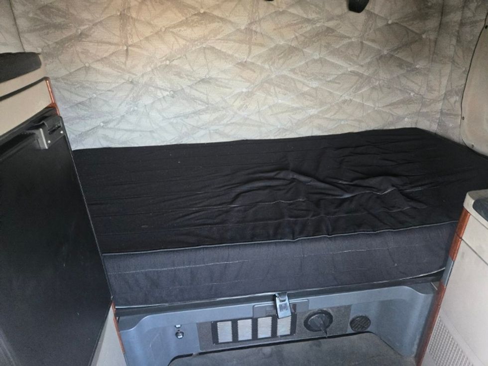 Sleeper Tractor-Heavy Duty Tractors-Freightliner-2019-Cascadia 12564ST-Lacey-WA-479,497\n\t\tmiles-$ 60,500 - Image 16