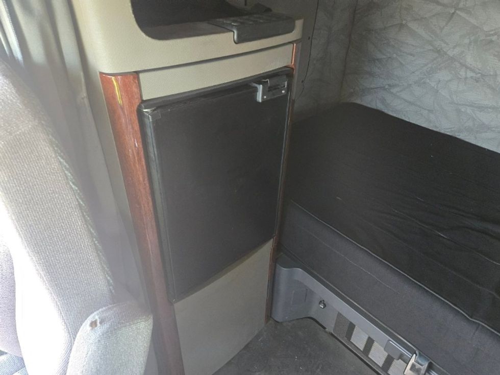 Sleeper Tractor-Heavy Duty Tractors-Freightliner-2019-Cascadia 12564ST-Lacey-WA-479,497\n\t\tmiles-$ 60,500 - Image 19