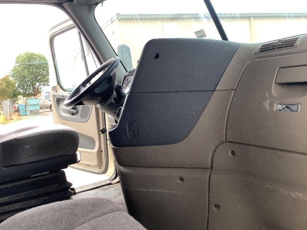 Sleeper Tractor-Heavy Duty Tractors-Freightliner-2019-Cascadia 12564ST-Lacey-WA-484,308\n\t\tmiles-$ 60,000 - Image 15