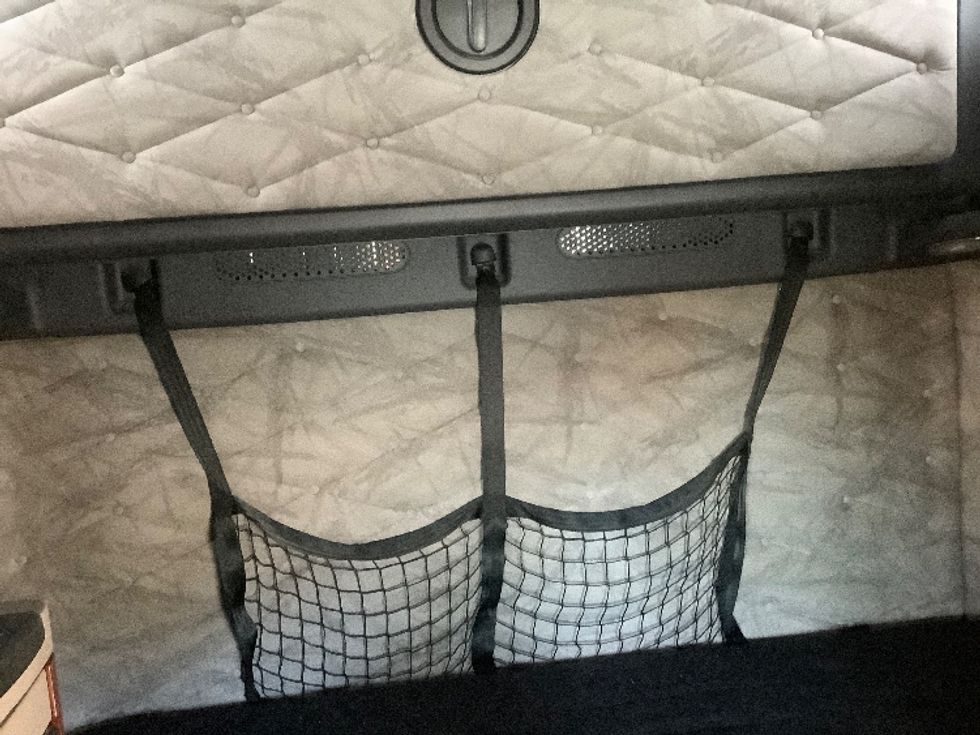 Sleeper Tractor-Heavy Duty Tractors-Freightliner-2019-Cascadia 12564ST-Lacey-WA-484,308\n\t\tmiles-$ 60,000 - Image 16