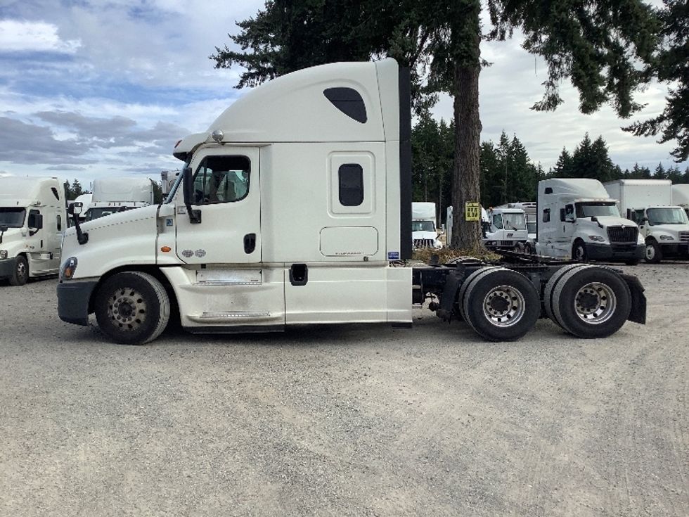 Sleeper Tractor-Heavy Duty Tractors-Freightliner-2019-Cascadia 12564ST-Lacey-WA-484,308\n\t\tmiles-$ 60,000 - Image 4