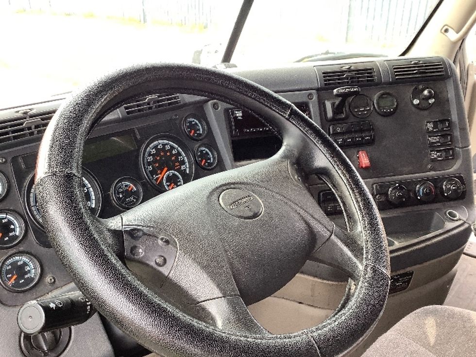Sleeper Tractor-Heavy Duty Tractors-Freightliner-2019-Cascadia 12564ST-Lacey-WA-514,527\n\t\tmiles-$ 58,250 - Image 10