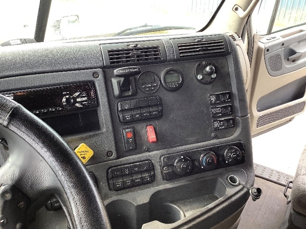 Sleeper Tractor-Heavy Duty Tractors-Freightliner-2019-Cascadia 12564ST-Lacey-WA-514,527\n\t\tmiles-$ 58,250 - Image 12
