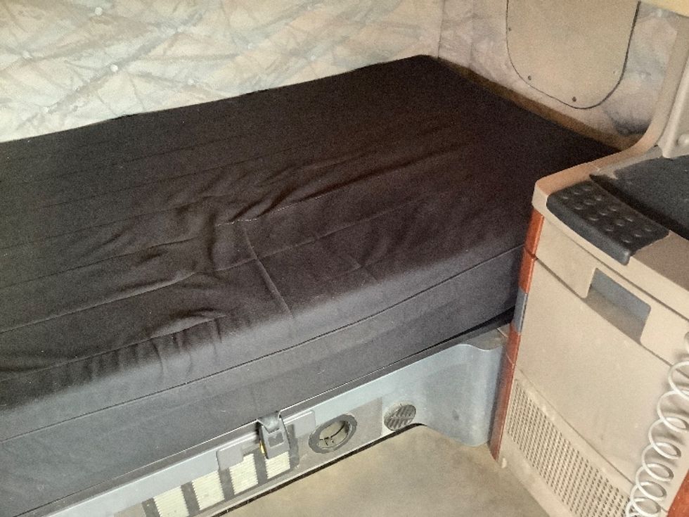 Sleeper Tractor-Heavy Duty Tractors-Freightliner-2019-Cascadia 12564ST-Lacey-WA-514,527\n\t\tmiles-$ 58,250 - Image 17