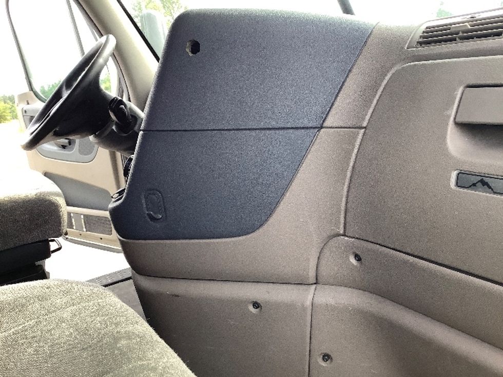 Sleeper Tractor-Heavy Duty Tractors-Freightliner-2019-Cascadia 12564ST-Lacey-WA-530,332\n\t\tmiles-$ 56,250 - Image 15