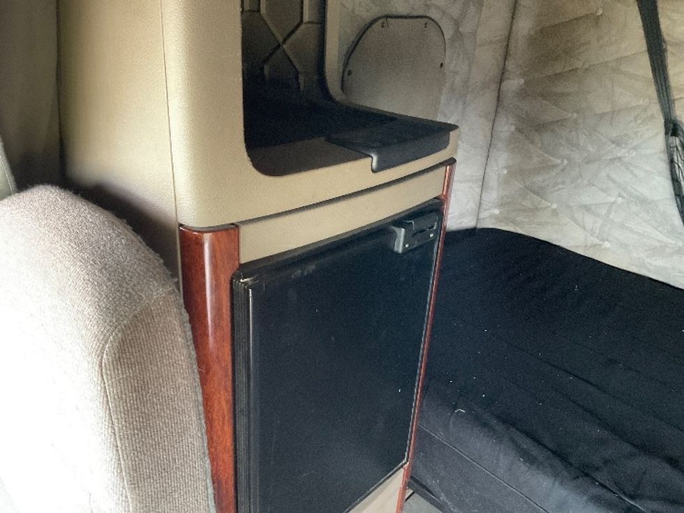 Sleeper Tractor-Heavy Duty Tractors-Freightliner-2019-Cascadia 12564ST-Lacey-WA-539,981\n\t\tmiles-$ 56,750 - Image 16