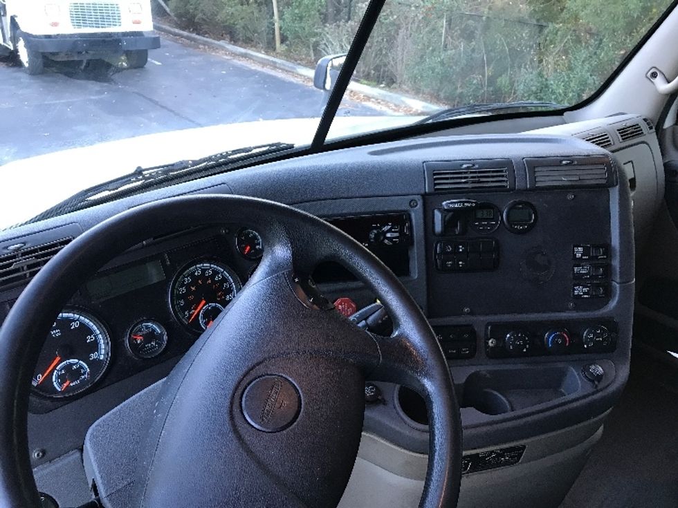 Sleeper Tractor-Heavy Duty Tractors-Freightliner-2019-Cascadia 12564ST-Ladson-SC-564,098\n\t\tmiles-$ 44,250 - Image 11