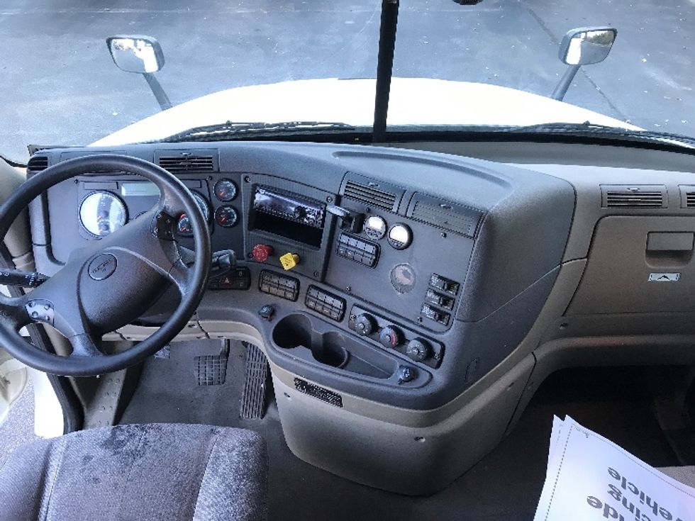 Sleeper Tractor-Heavy Duty Tractors-Freightliner-2019-Cascadia 12564ST-Ladson-SC-564,098\n\t\tmiles-$ 44,250 - Image 12