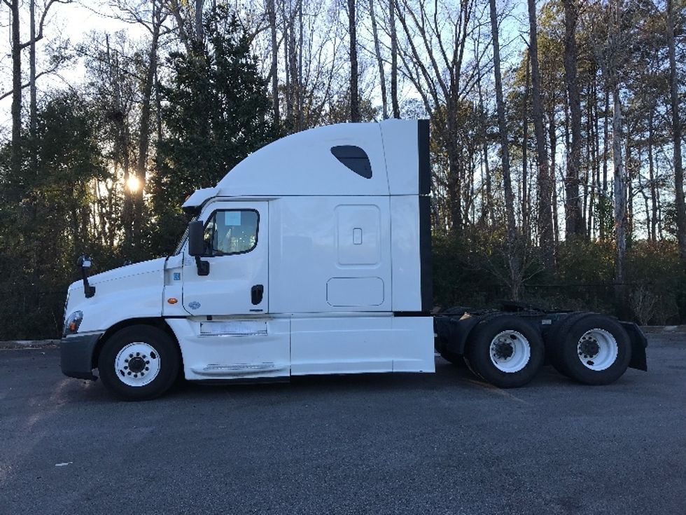 Sleeper Tractor-Heavy Duty Tractors-Freightliner-2019-Cascadia 12564ST-Ladson-SC-564,098\n\t\tmiles-$ 44,250 - Image 4