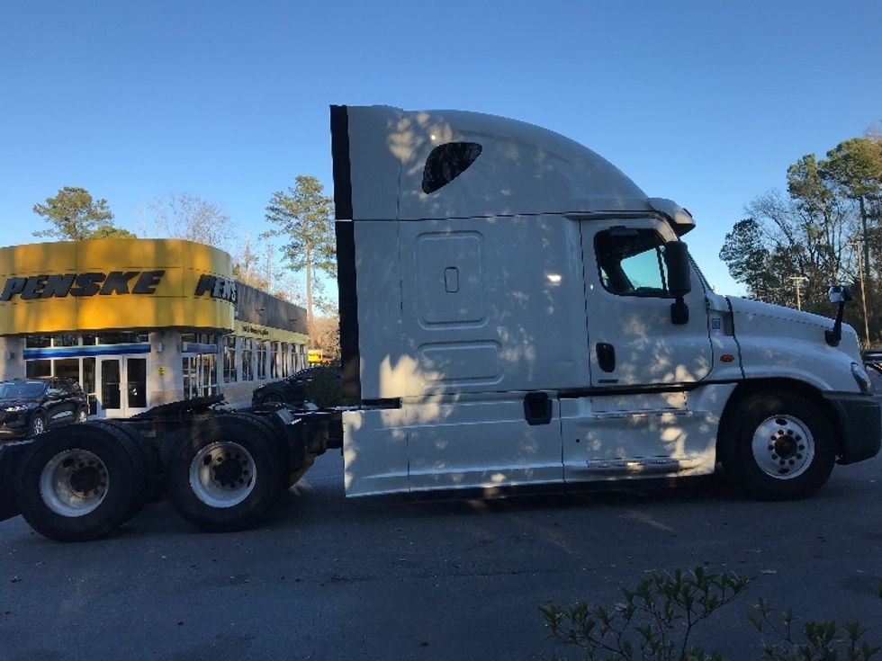 Sleeper Tractor-Heavy Duty Tractors-Freightliner-2019-Cascadia 12564ST-Ladson-SC-564,098\n\t\tmiles-$ 44,250 - Image 8