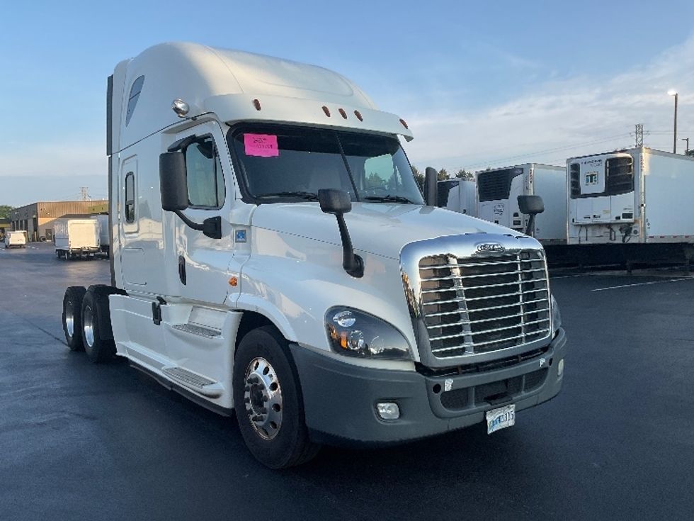 Sleeper Tractor-Heavy Duty Tractors-Freightliner-2019-Cascadia 12564ST-Lancaster-PA-245,592\n\t\tmiles-$ 65,250 - Image 1