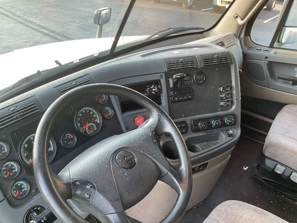 Sleeper Tractor-Heavy Duty Tractors-Freightliner-2019-Cascadia 12564ST-Lancaster-PA-245,592\n\t\tmiles-$ 65,250 - Image 10