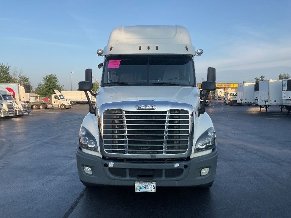 Sleeper Tractor-Heavy Duty Tractors-Freightliner-2019-Cascadia 12564ST-Lancaster-PA-245,592\n\t\tmiles-$ 65,250 - Image 2