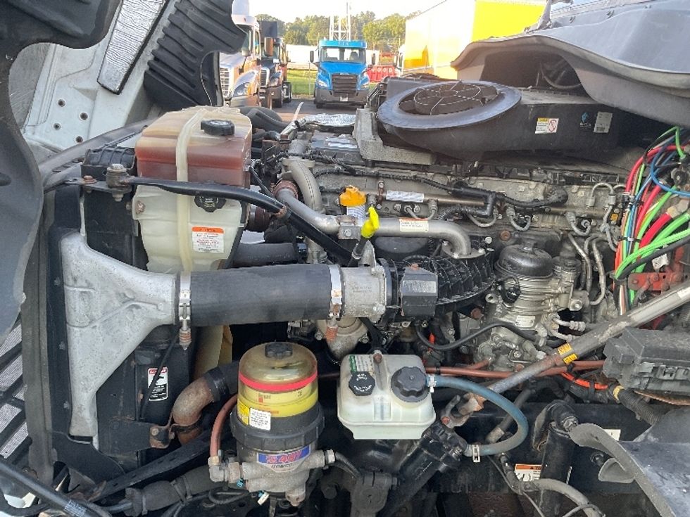 Sleeper Tractor-Heavy Duty Tractors-Freightliner-2019-Cascadia 12564ST-Lancaster-PA-245,592\n\t\tmiles-$ 65,250 - Image 21