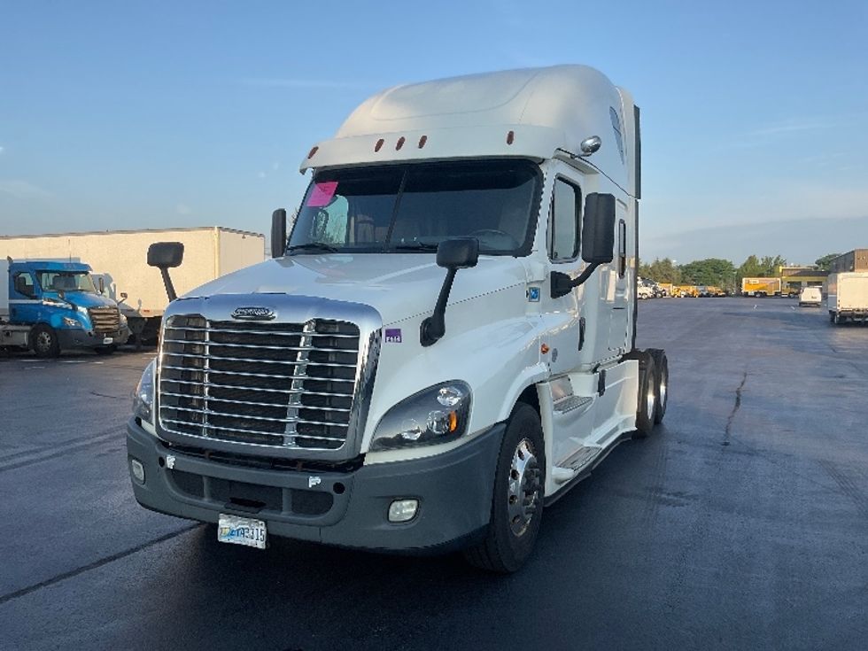 Sleeper Tractor-Heavy Duty Tractors-Freightliner-2019-Cascadia 12564ST-Lancaster-PA-245,592\n\t\tmiles-$ 65,250 - Image 3