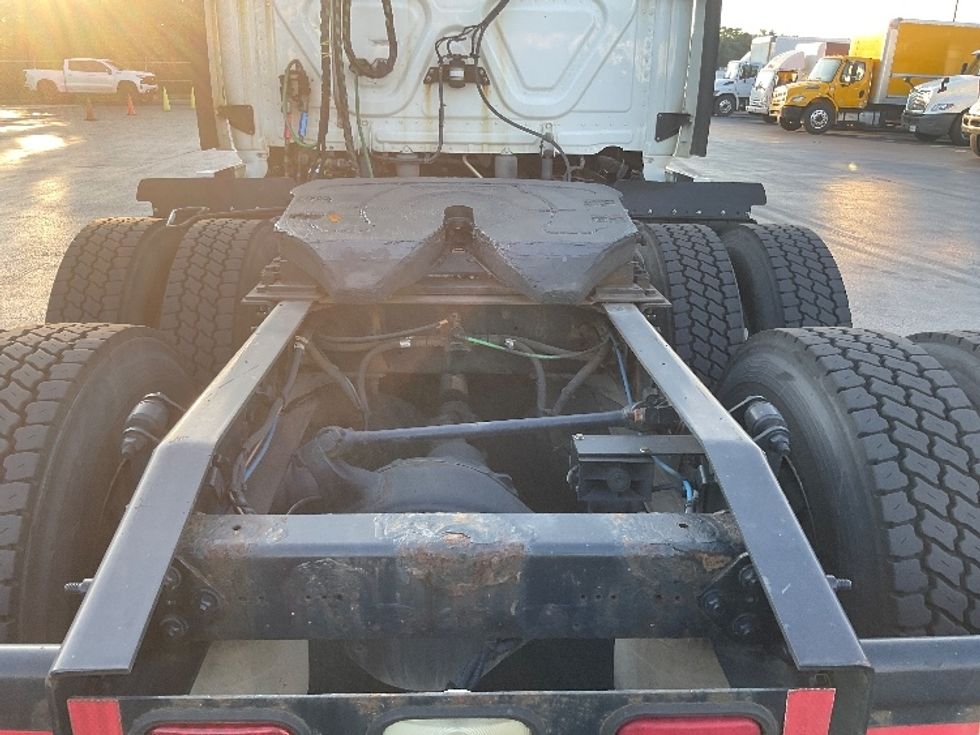 Sleeper Tractor-Heavy Duty Tractors-Freightliner-2019-Cascadia 12564ST-Lancaster-PA-245,592\n\t\tmiles-$ 65,250 - Image 6