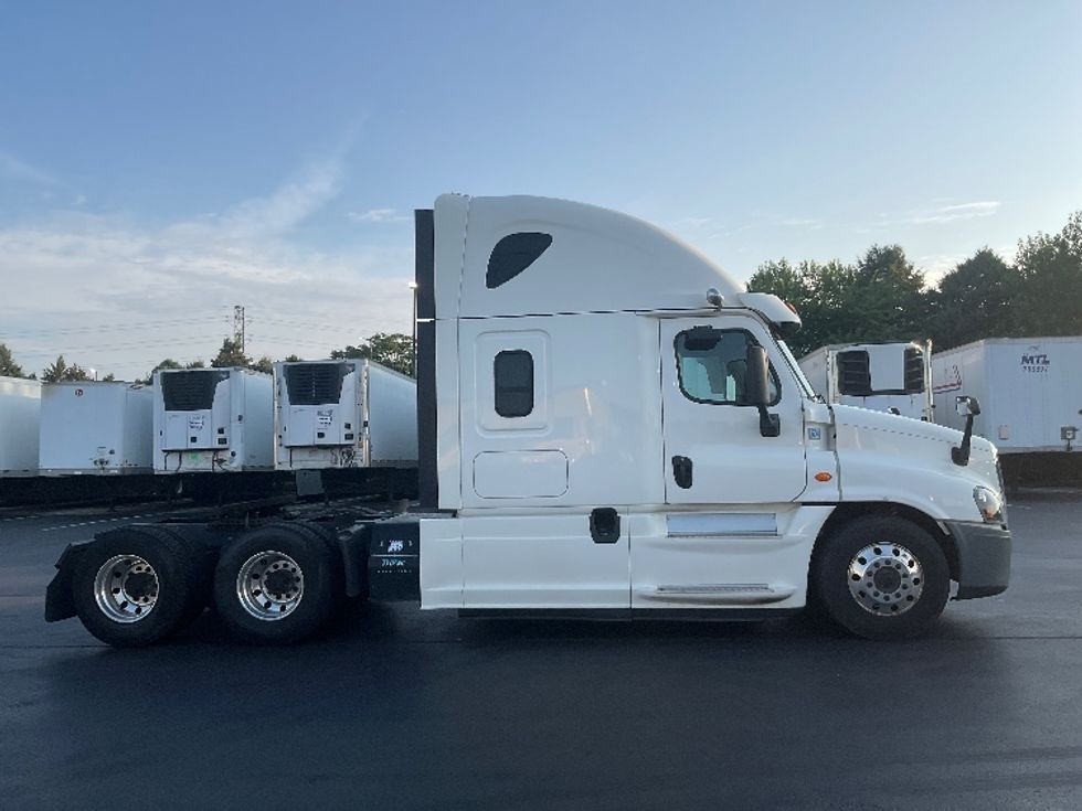 Sleeper Tractor-Heavy Duty Tractors-Freightliner-2019-Cascadia 12564ST-Lancaster-PA-245,592\n\t\tmiles-$ 65,250 - Image 8