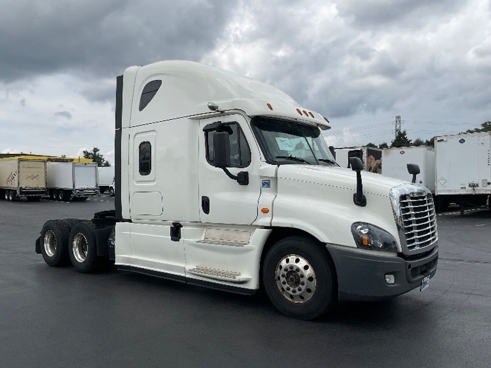 Sleeper Tractor-Heavy Duty Tractors-Freightliner-2019-Cascadia 12564ST-Lancaster-PA-306,131\n\t\tmiles-$ 62,000 - Image 1