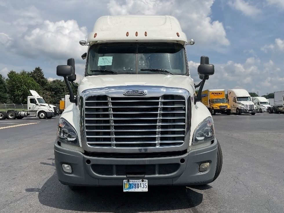 Sleeper Tractor-Heavy Duty Tractors-Freightliner-2019-Cascadia 12564ST-Lancaster-PA-306,131\n\t\tmiles-$ 62,000 - Image 2