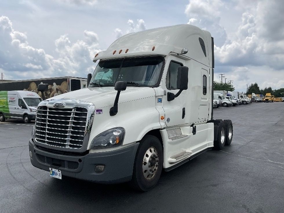 Sleeper Tractor-Heavy Duty Tractors-Freightliner-2019-Cascadia 12564ST-Lancaster-PA-306,131\n\t\tmiles-$ 62,000 - Image 3