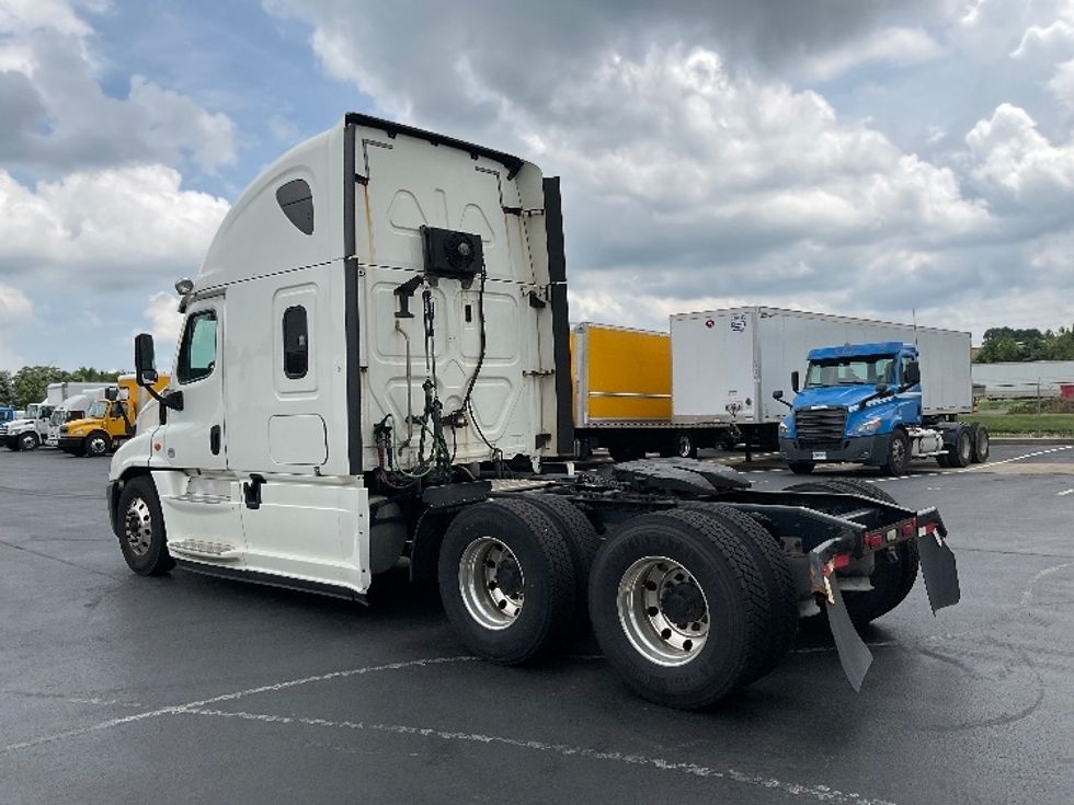 Sleeper Tractor-Heavy Duty Tractors-Freightliner-2019-Cascadia 12564ST-Lancaster-PA-306,131\n\t\tmiles-$ 62,000 - Image 5