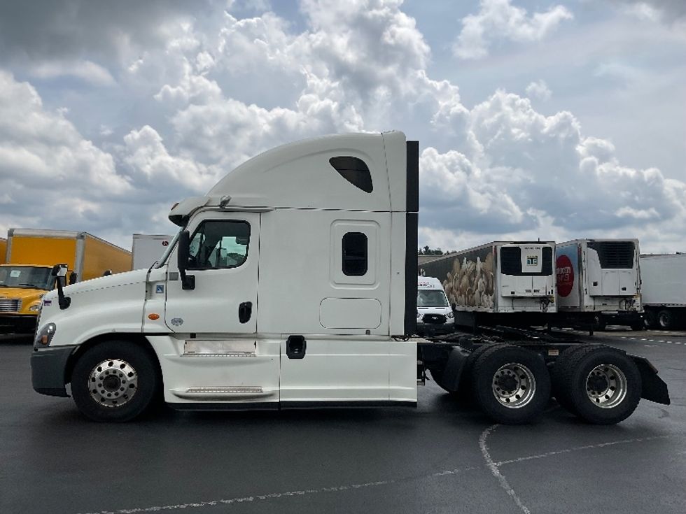 Sleeper Tractor-Heavy Duty Tractors-Freightliner-2019-Cascadia 12564ST-Lancaster-PA-493,749\n\t\tmiles-$ 52,250 - Image 4