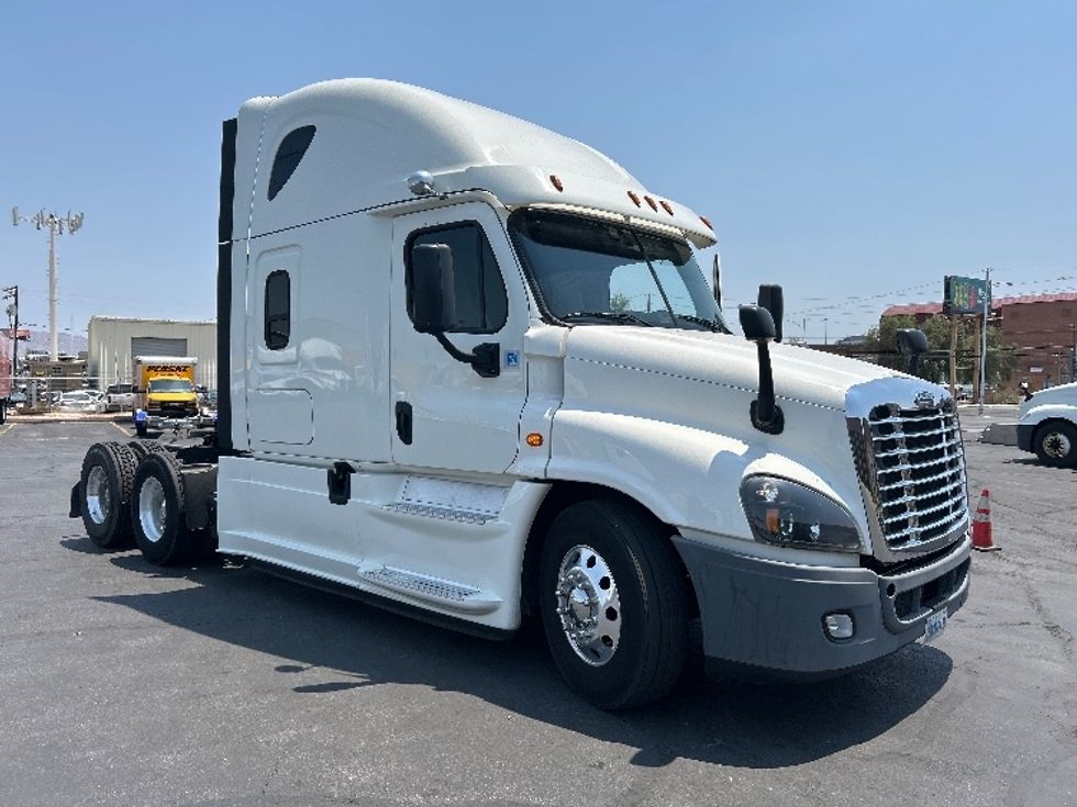 Sleeper Tractor-Heavy Duty Tractors-Freightliner-2019-Cascadia 12564ST-Las Vegas-NV-440,761\n\t\tmiles-$ 61,750 - Image 1