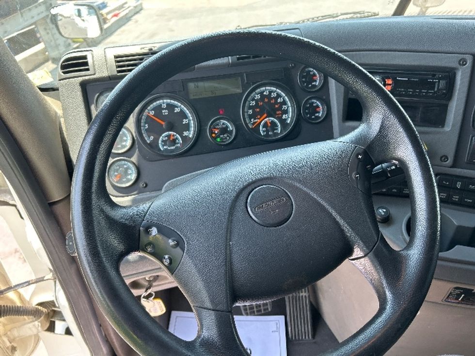 Sleeper Tractor-Heavy Duty Tractors-Freightliner-2019-Cascadia 12564ST-Las Vegas-NV-440,761\n\t\tmiles-$ 61,750 - Image 10