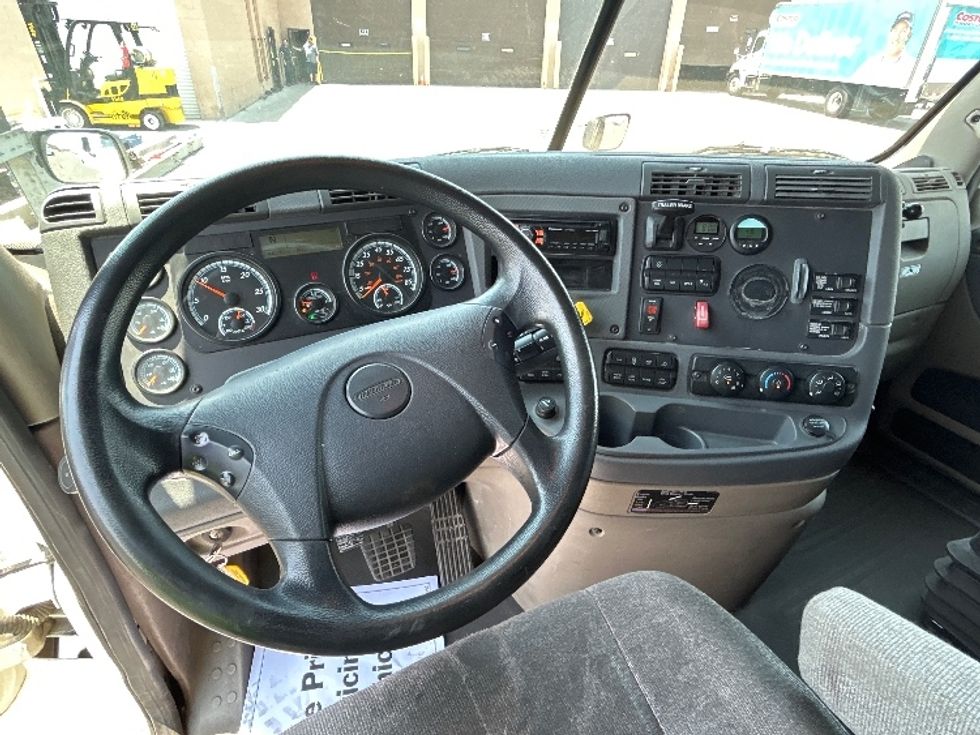 Sleeper Tractor-Heavy Duty Tractors-Freightliner-2019-Cascadia 12564ST-Las Vegas-NV-440,761\n\t\tmiles-$ 61,750 - Image 11