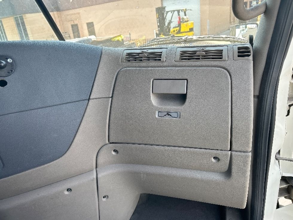 Sleeper Tractor-Heavy Duty Tractors-Freightliner-2019-Cascadia 12564ST-Las Vegas-NV-440,761\n\t\tmiles-$ 61,750 - Image 14