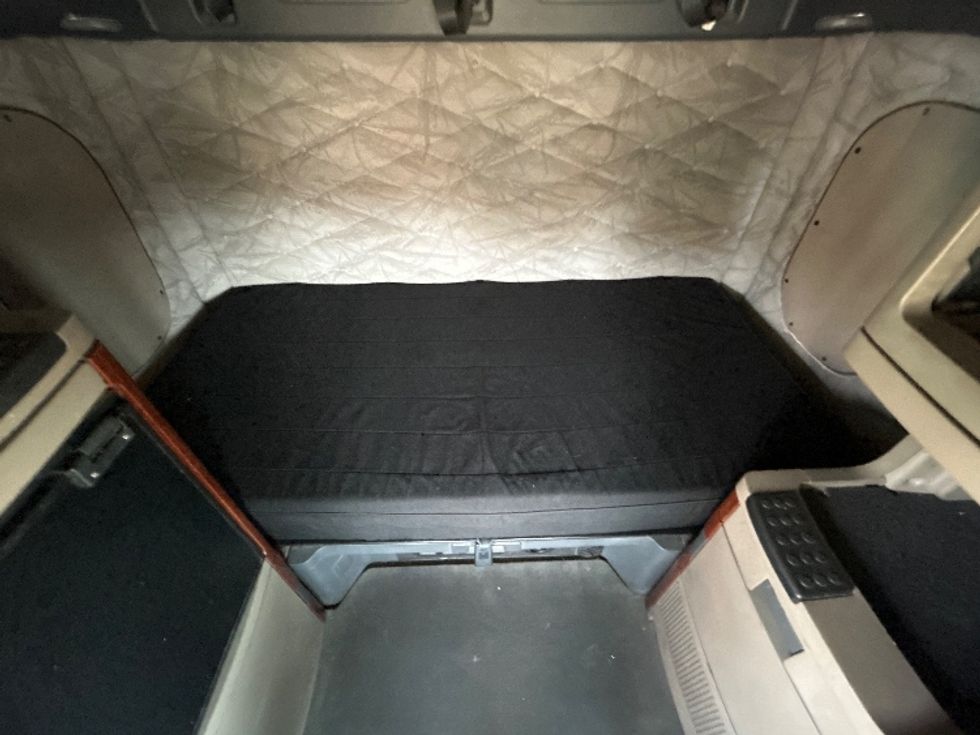 Sleeper Tractor-Heavy Duty Tractors-Freightliner-2019-Cascadia 12564ST-Las Vegas-NV-440,761\n\t\tmiles-$ 61,750 - Image 17