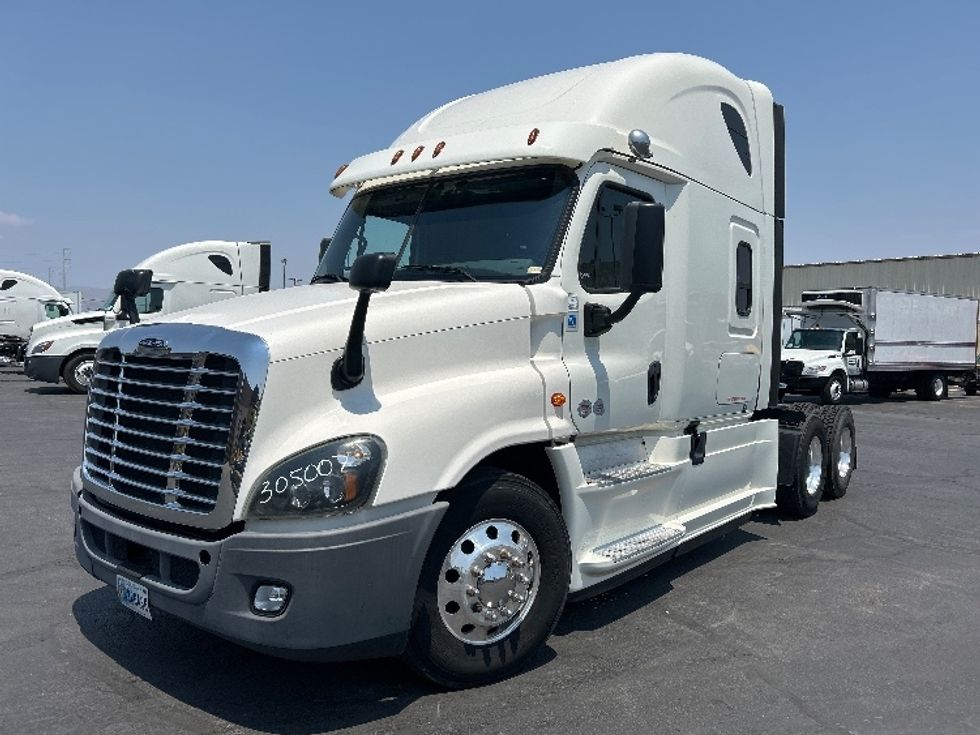 Sleeper Tractor-Heavy Duty Tractors-Freightliner-2019-Cascadia 12564ST-Las Vegas-NV-440,761\n\t\tmiles-$ 61,750 - Image 3