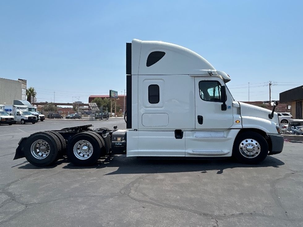 Sleeper Tractor-Heavy Duty Tractors-Freightliner-2019-Cascadia 12564ST-Las Vegas-NV-440,761\n\t\tmiles-$ 61,750 - Image 8