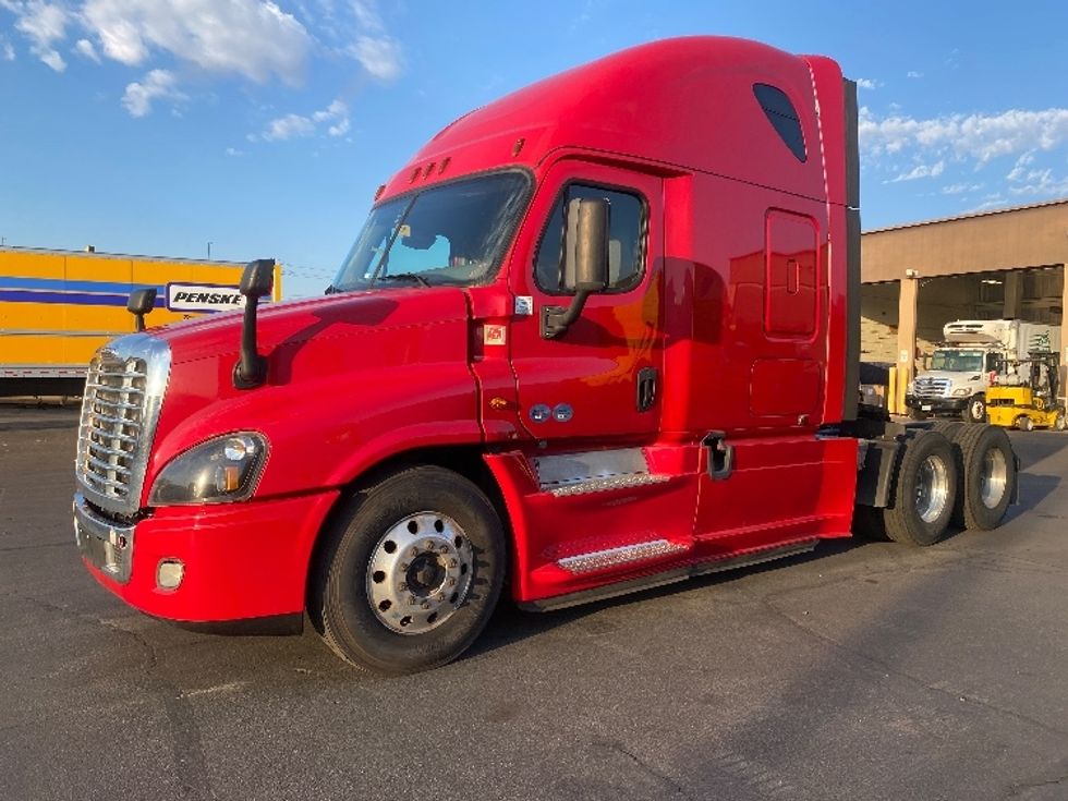 2019 Freightliner Cascadia 12564ST Sleeper Tractor
