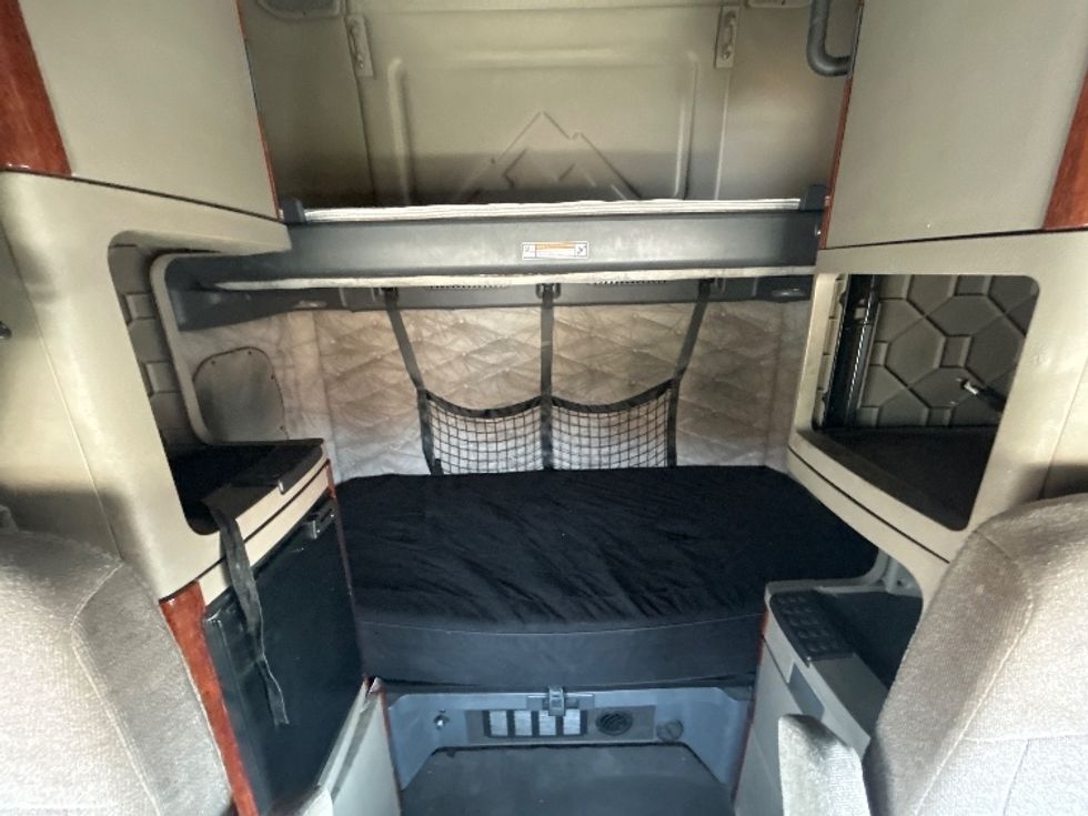 Sleeper Tractor-Heavy Duty Tractors-Freightliner-2019-Cascadia 12564ST-Las Vegas-NV-554,572\n\t\tmiles-$ 54,750 - Image 16