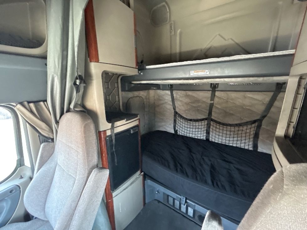 Sleeper Tractor-Heavy Duty Tractors-Freightliner-2019-Cascadia 12564ST-Las Vegas-NV-554,572\n\t\tmiles-$ 54,750 - Image 19