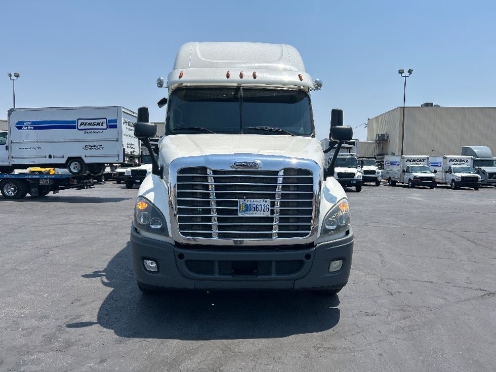Sleeper Tractor-Heavy Duty Tractors-Freightliner-2019-Cascadia 12564ST-Las Vegas-NV-554,572\n\t\tmiles-$ 54,750 - Image 2