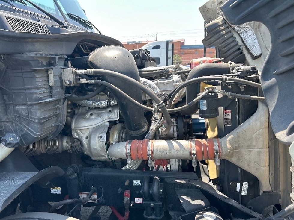 Sleeper Tractor-Heavy Duty Tractors-Freightliner-2019-Cascadia 12564ST-Las Vegas-NV-554,572\n\t\tmiles-$ 54,750 - Image 20