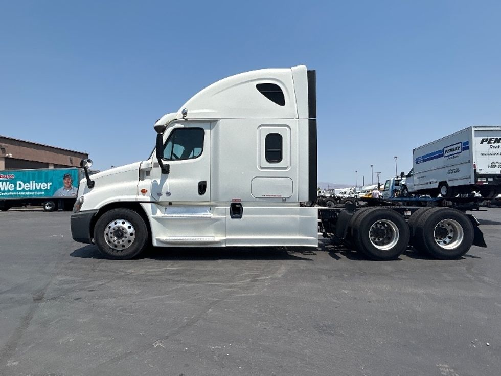 Sleeper Tractor-Heavy Duty Tractors-Freightliner-2019-Cascadia 12564ST-Las Vegas-NV-554,572\n\t\tmiles-$ 54,750 - Image 4
