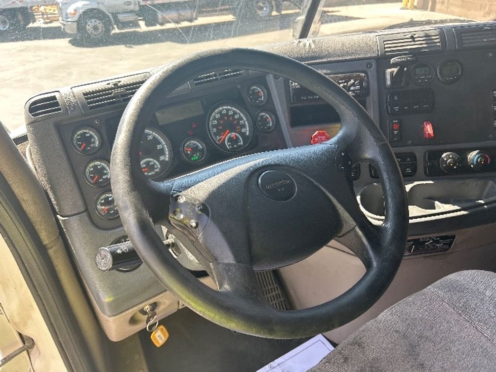 Sleeper Tractor-Heavy Duty Tractors-Freightliner-2019-Cascadia 12564ST-Las Vegas-NV-640,162\n\t\tmiles-$ 48,250 - Image 10