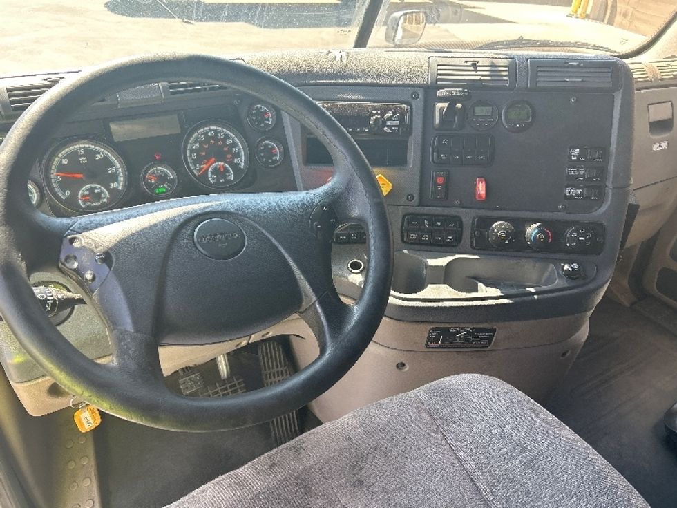 Sleeper Tractor-Heavy Duty Tractors-Freightliner-2019-Cascadia 12564ST-Las Vegas-NV-640,162\n\t\tmiles-$ 48,250 - Image 11