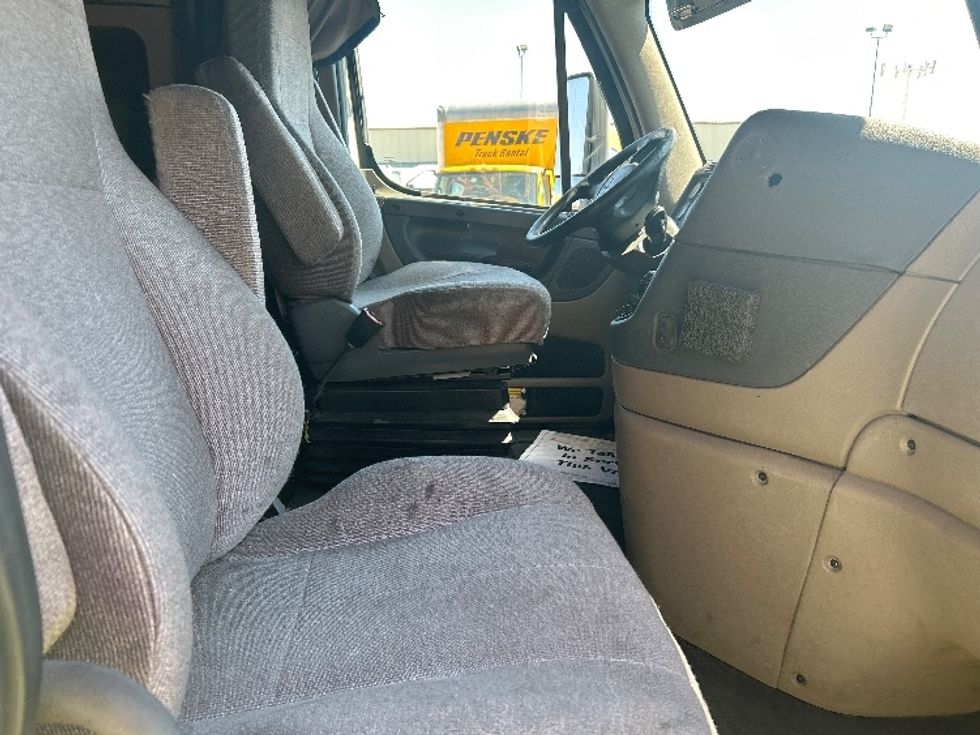 Sleeper Tractor-Heavy Duty Tractors-Freightliner-2019-Cascadia 12564ST-Las Vegas-NV-640,162\n\t\tmiles-$ 48,250 - Image 15