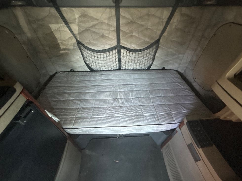 Sleeper Tractor-Heavy Duty Tractors-Freightliner-2019-Cascadia 12564ST-Las Vegas-NV-640,162\n\t\tmiles-$ 48,250 - Image 17