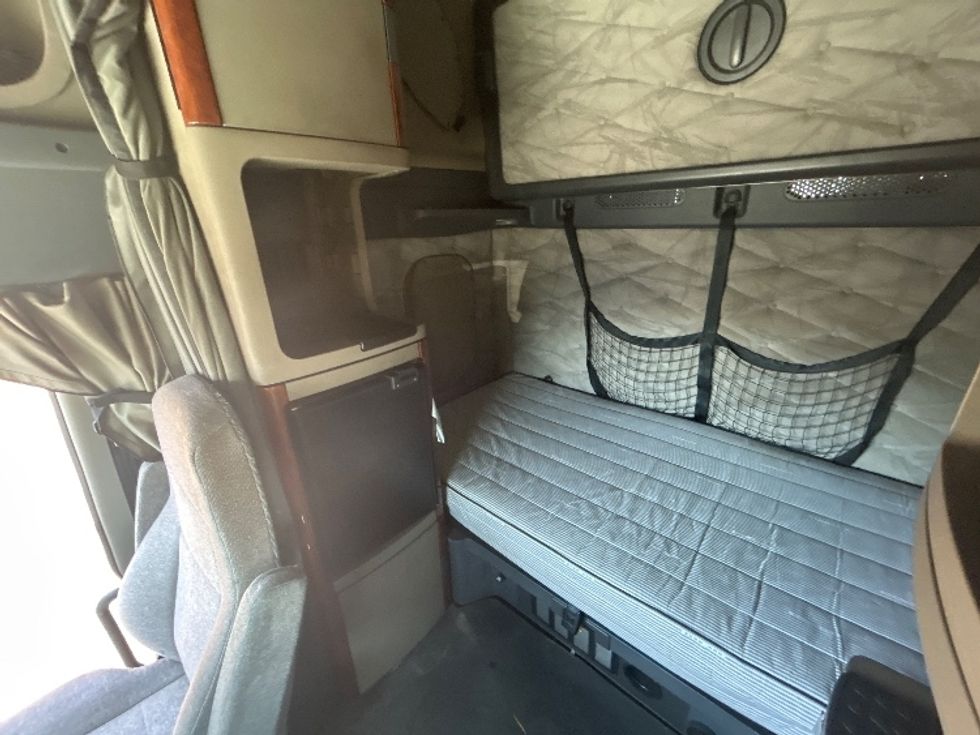 Sleeper Tractor-Heavy Duty Tractors-Freightliner-2019-Cascadia 12564ST-Las Vegas-NV-640,162\n\t\tmiles-$ 48,250 - Image 19