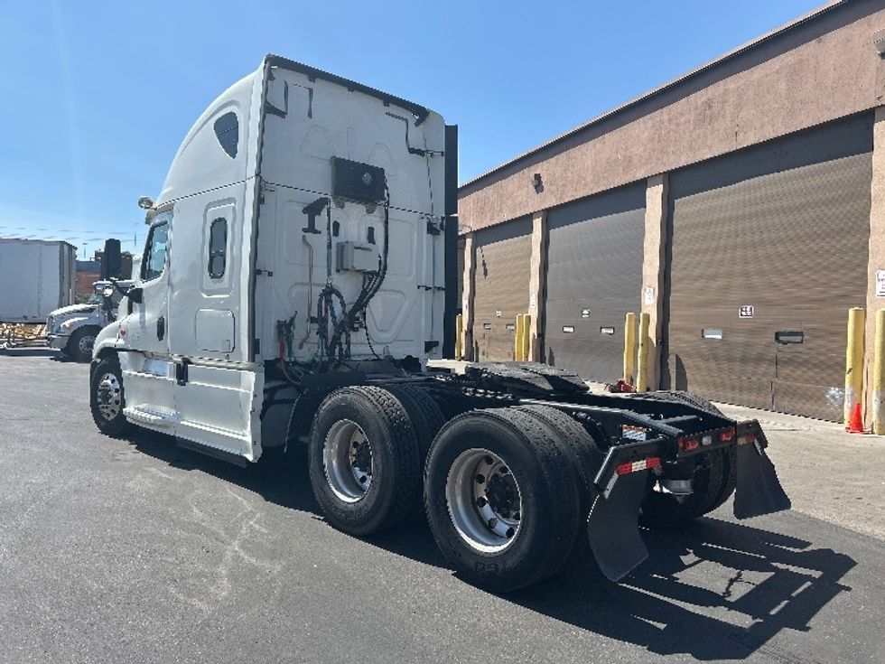 Sleeper Tractor-Heavy Duty Tractors-Freightliner-2019-Cascadia 12564ST-Las Vegas-NV-640,162\n\t\tmiles-$ 48,250 - Image 5